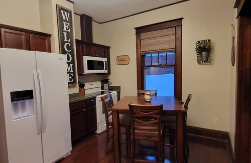 Appomattox House | Historic 3BR Bungalow in the Town of Appomattox