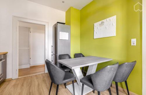 Kafertal Apartment | Historic 4 Rooms