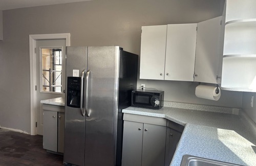Glendive House | Historic 4b1b 2story Bungalow near Makoshika. Family Friendly