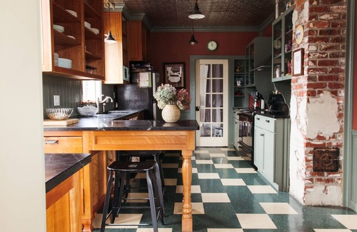 Seaview House | Historic 5 Bdrm Home w/Hot Tub Sleeps 10