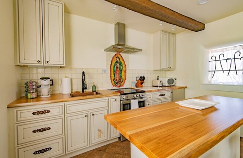 South Capitol Condo | Historic Adobe Casita Downtown - Spacious 465 Sq Ft + Patio