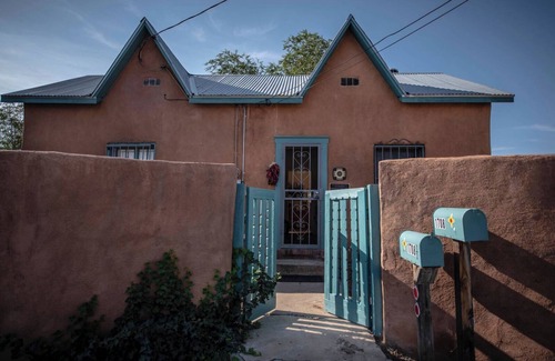 South Guadalupe Trail Cottage | Historic Adobe Home Near Rio Grande/Old Town/Zoo
