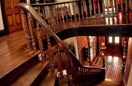 Glasgow House | Historic and Inspirational Mansion in quaint MO river town!