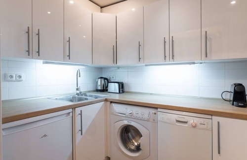 Vinohrady Apartment | Historic apartment close to Square of Peace