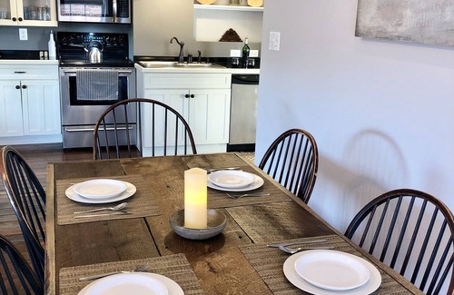 Petersburg Apartment | Historic Apartment in the Heart of Old Towne with Bird's Eye views