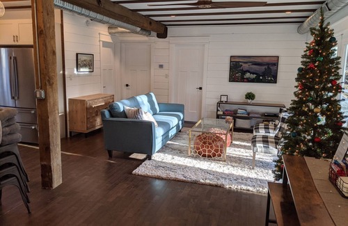 Goshen House | Historic Barn 2 Bedroom Apartment - 4 Minutes from Legoland NY/Racetrack View