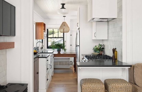 Dillon Beach House | Historic Beach Cottage with Ocean View Deck - Steps to Beach