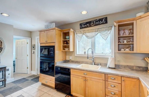 Brookfield House | Historic Brookfield Farm Home ~ 14 Mi to Milwaukee