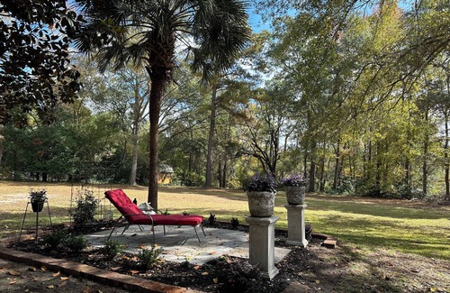 Stateburg Cottage | Historic Brookland Plantation Guest House - The Magnolia Cottage