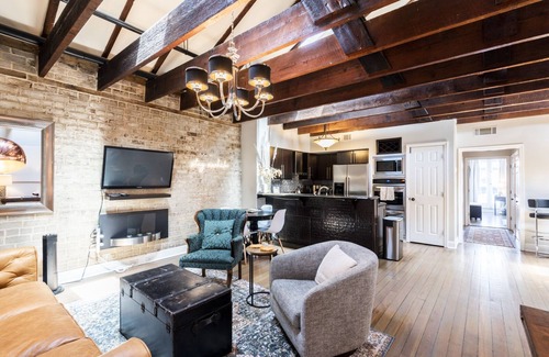 Historic District - North Condo | ☆ Historic Broughton St. Loft ☆ Mod-Industrial 2/2 w/View, Parking, Shuffleboard