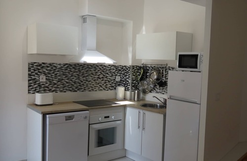 Saint-Gilles Apartment | Historic center apartment with terrace at the door of the Camargue