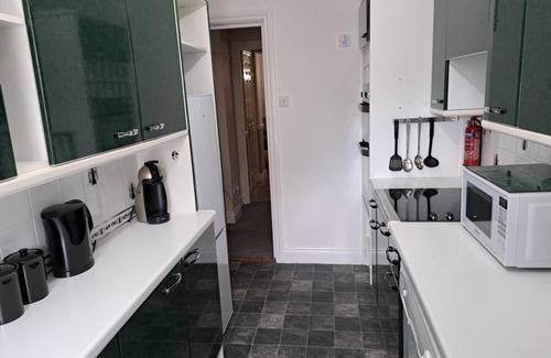 Campbeltown House | Historic central apartment in Castlehill Mansions