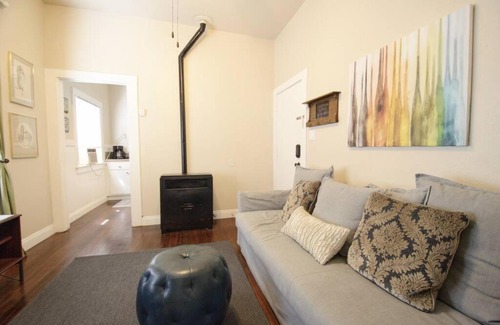 Midtown Sacramento Apartment | Historic Charm with Parking in Center of Midtown