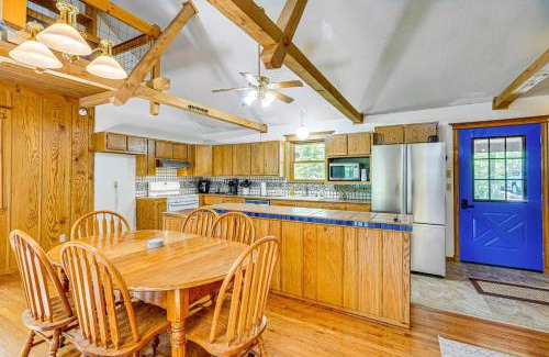 Rucker House | Historic Clark Cabin with Deck and Fishing Pond Access