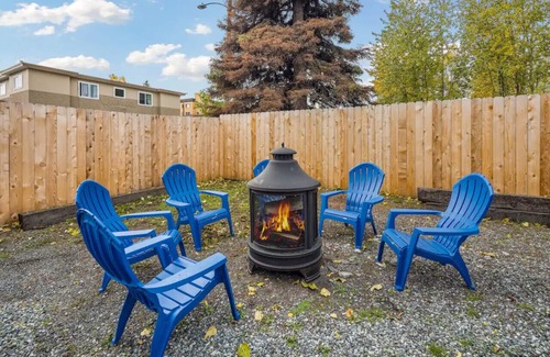 North Star Cabin | Historic cottage - 10 minute walk to restaurants & trails