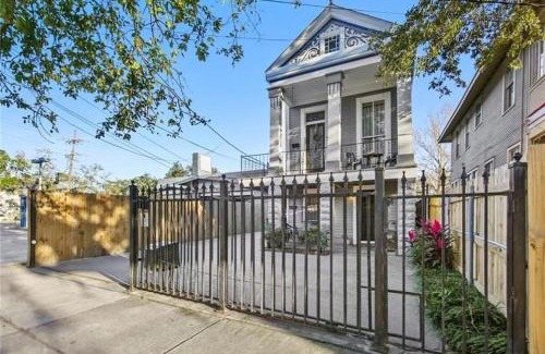 Mid-City House | Historic Cottage 3 mins to the French Qtr. Sleeps 12