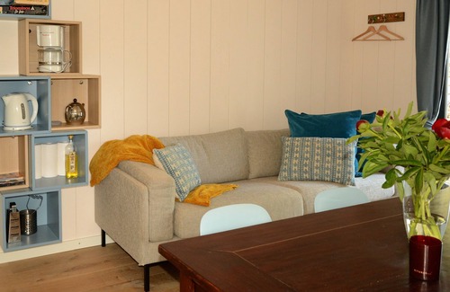 Andijk Cottage | historic cottage in scenic Dutch landscape at IJsselmeer
