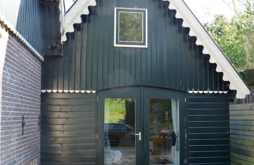 Andijk Cottage | historic cottage in scenic Dutch landscape at IJsselmeer