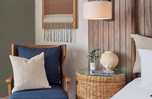 Goat Island Hotel | Historic Downtown Retreat | Resort with Scenic Water View | Outdoor Pool