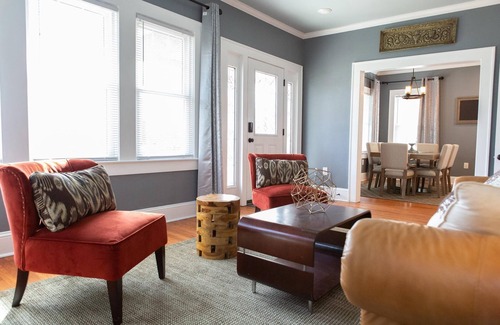 Burlington House | Historic & Elegant B-Town Bungalow