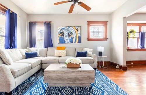 South Hyde Park House | Historic Family Getaway, 5 Star Location, Royal Beds