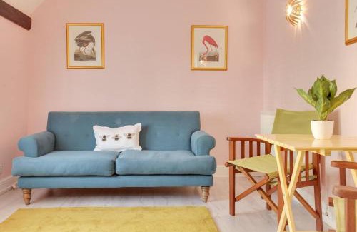 Sawbridgeworth Apartment | Historic Flat Above Café, Near Stansted
