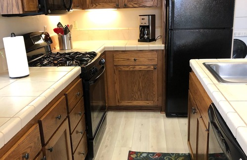 Folsom Apartment | Historic Folsom 2 Bedroom - 1 Bath n