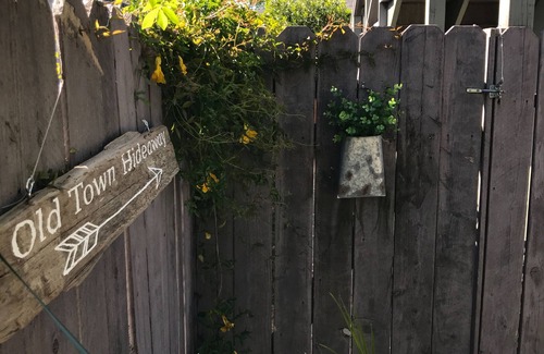 Folsom Apartment | Historic Folsom 2 Bedroom - 1 Bath n