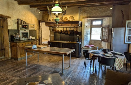 Beaulieu-sur-Sonnette Cottage | Historic Prioress Lodge: Luxury, Fireplace, Garden, WiFi, Near Pool, Baby Gear, Pets Welcome