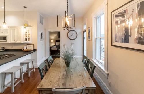 New Richmond Apartment | Historic Getaway w/Stunning River Views -3BR Suite