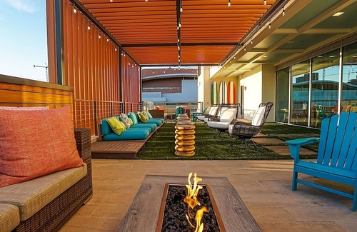 Sobro House | Historic Glam Hotel, Nashville! Modern Suites with Huge Pool!