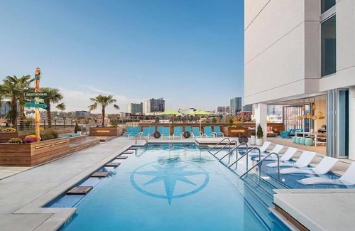 Sobro House | Historic Glam Hotel, Nashville! Modern Suites with Huge Pool!