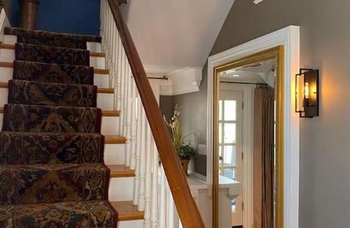 Church Hill Apartment | Historic Haven in Church Hill
