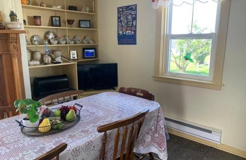 Twillingate House | Historic Hillside Vacation Home