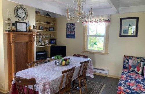 Twillingate House | Historic Hillside Vacation Home