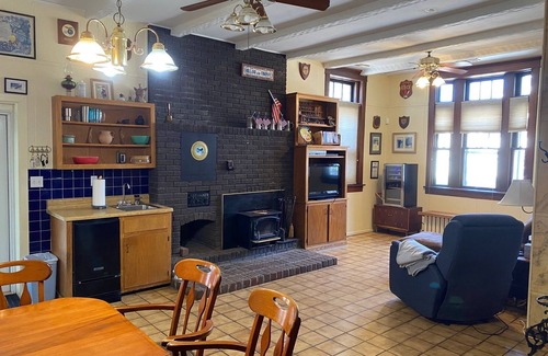 Poplar Bluff House | Historic home in the heart of Poplar Bluff