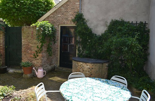 Buren House | historic home in the middle of beautiful monuments and medieval walls
