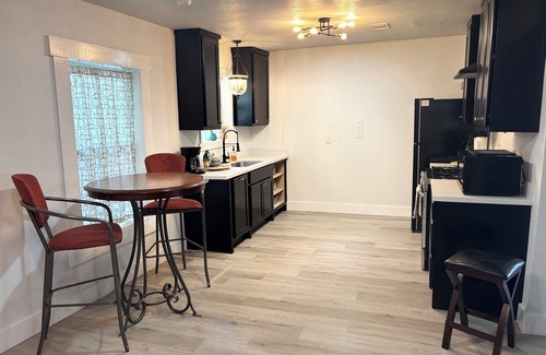 College Station House | Historic Home, Newly Renovated, Walk to Legends, Pet Friendly