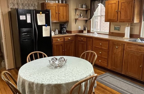 McGregor House | Historic home on the Mississippi River; Families and friends gather here