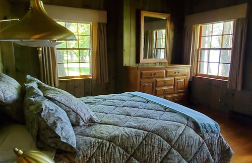 Frazee Cabin | Historic Lake LodgenRustic ElegancenModern ComfortnWaterfront OasisnPrivatennnn