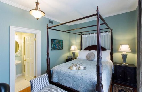 Historic Old Town Bed & Breakfast | Historic Lyons House