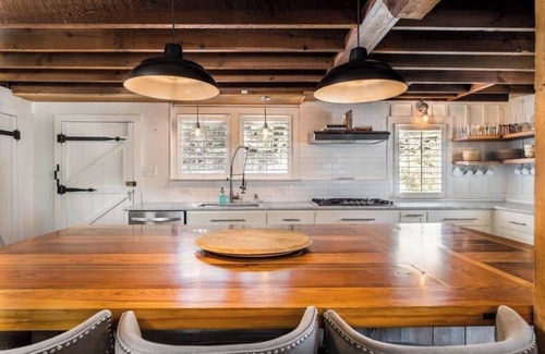 Macon Cabin | Historic Macon Luxury Lodge with updated decor