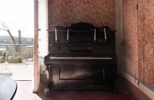Montopoli in Val d'Arno House | Historic mansion with suites, rooms and scenic garden