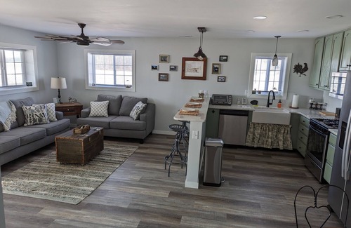 Acton House | Historic Meadowdale Farm - Barn Stay in Rural Setting