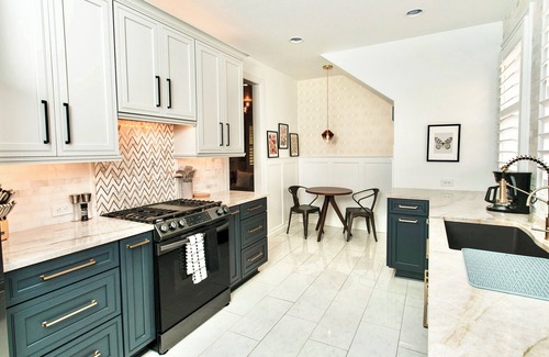 Fan District Apartment | Historic & Modern Retreat Near Downtown Richmond!