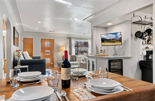 Old Town West Apartment | Historic Mountain Ave Bungalow - Walk Everywhere!