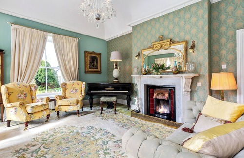 Claddagh House | Historic Nile Lodge House, 6 Nile Lodge, Galway City , 5 bedrooms, sleeps 10