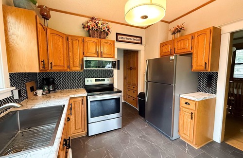 Fargo House | Historic North Fargo Charm near NDSU