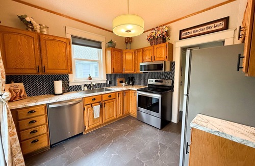 Fargo House | Historic North Fargo Charm near NDSU