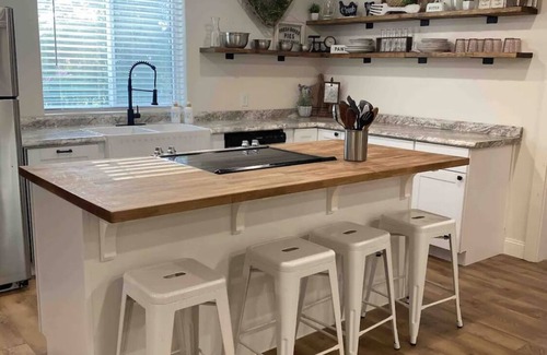 West Monroe House | Historic Rails Retreat